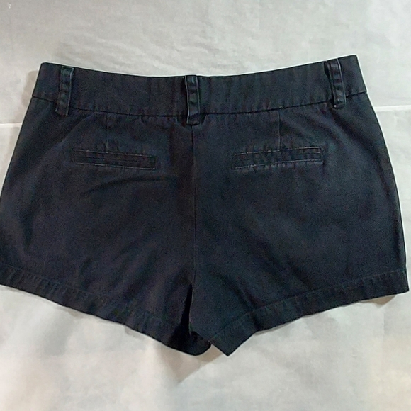 Shorts - Picture 2 of 8